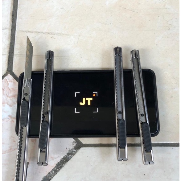 

Pisau Cutter Besi Mini 12.5 cm / Cutter Stainless Lancip dan Datar