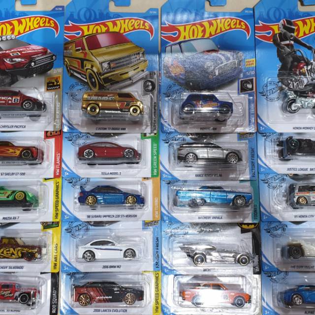 A. Hot Wheels Best seller, edisi koleksi. Batman, morris mini, range rover, chevy, mazda, Honda City