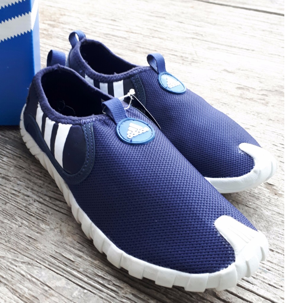 SEPATU ADIDAS JAWPAW
