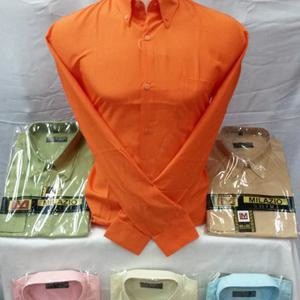 kemeja lengan panjang polos orange.