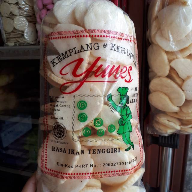 

Kerupuk kemplang