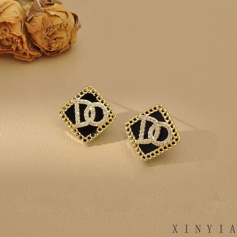 Anting Tusuk Desain Tulisan DO Hias Berlian Gaya Simple Untuk Wanita XIA.ID