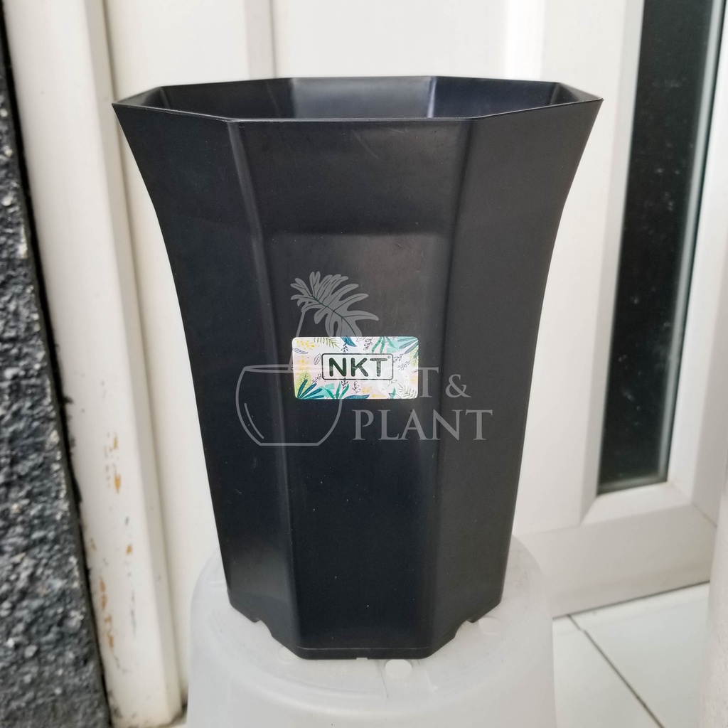 Pot Plastik NKT Pagoda 20 cm - HITAM
