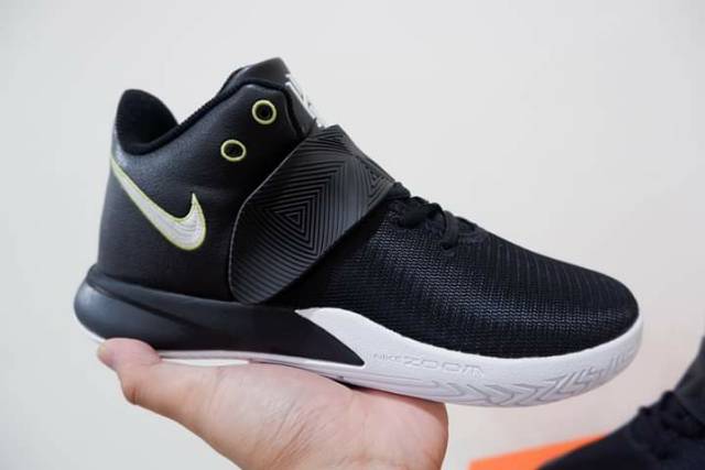 kyrie 3 flytrap black