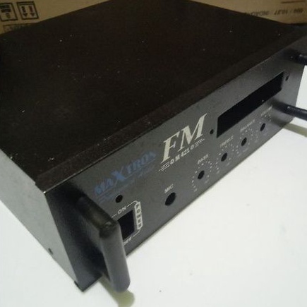 Box power amplifier Maxtron FM plus lubang USB