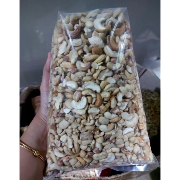 

kacang Mede 1 kg remuk an