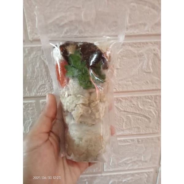 

cilok isi ayam suwir