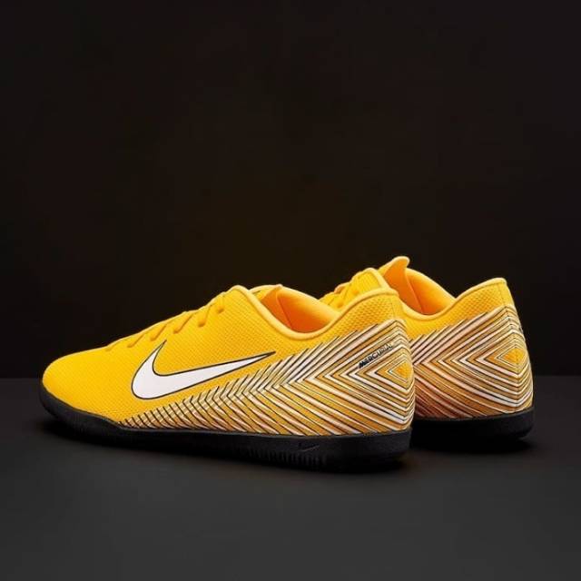 sepatu futsal nike vapor 12