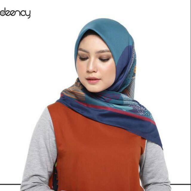 LOLA BLUE - Kerudung Deenay Original Voal Scarf Printed Motif