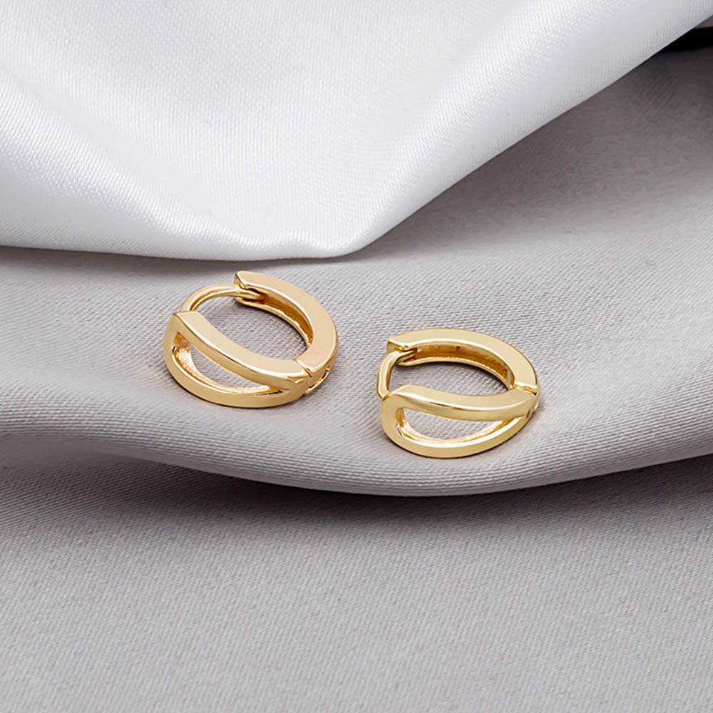 Anting Hoop Bentuk Lingkaran Kecil Warna Emas Bahan Logam Gaya Steampunk Untuk Wanita