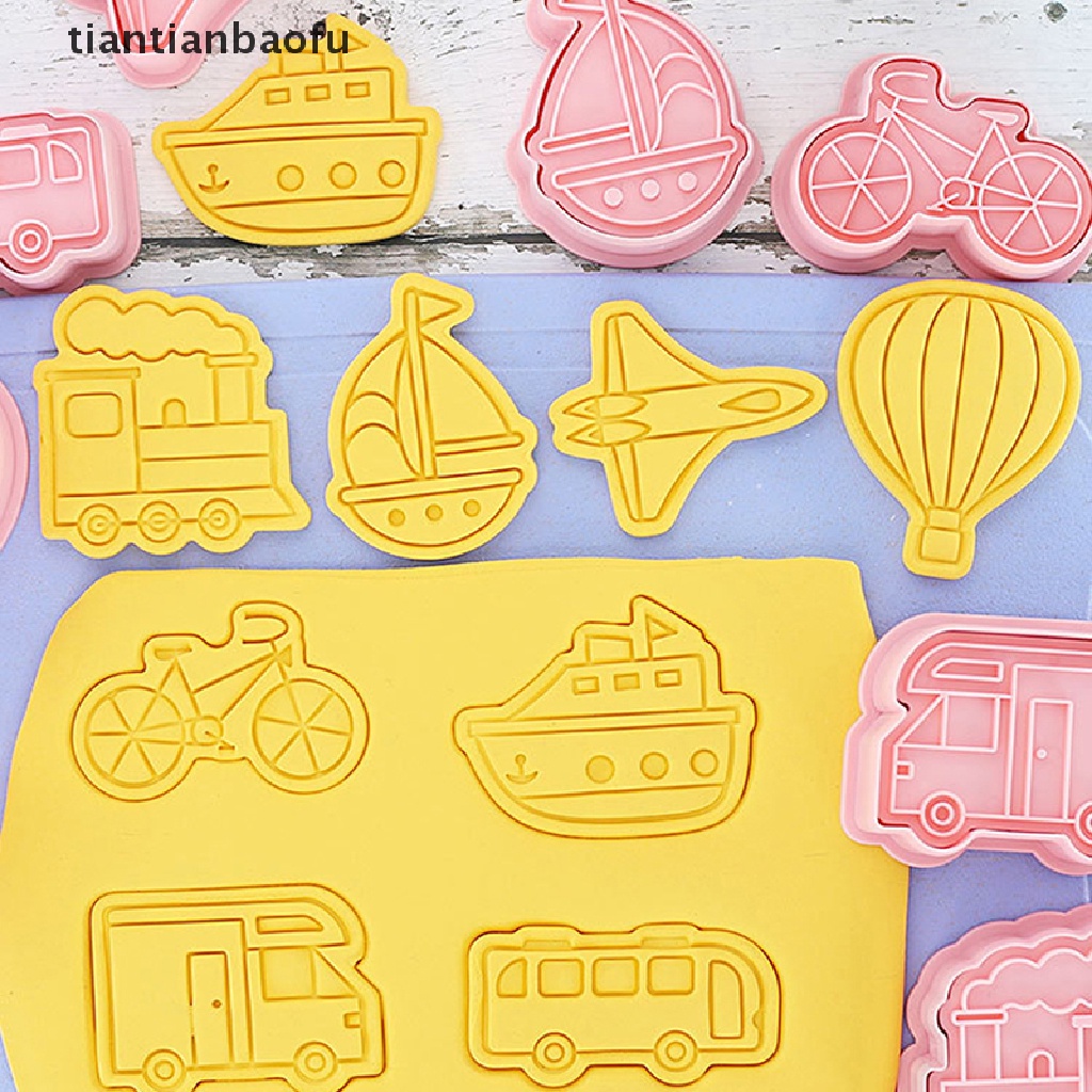 8pcs / set Cetakan Pemotong Kue / Biskuit / Fondant DIY Bentuk Kartun Mobil 3D