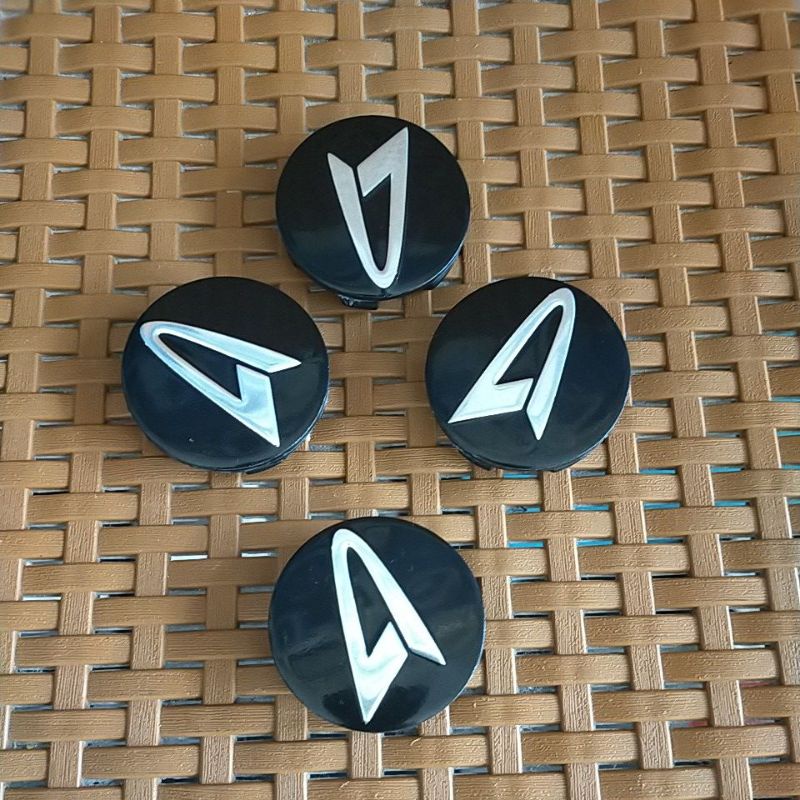 dop roda tutup velg mobil daihatsu ayla