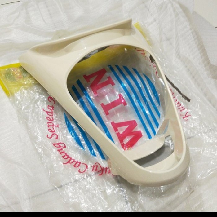 cover lampu belakang scoopy fi - pet stop scoopy fi cream 2013-2016