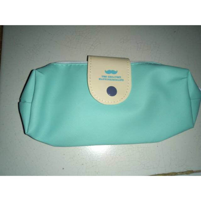 

Tempat pensil/kosmetik