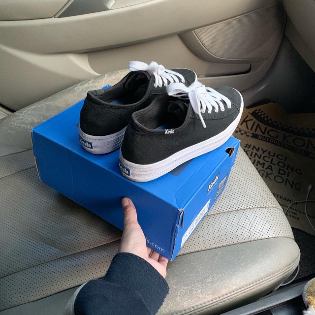 Preloved keds triple black white