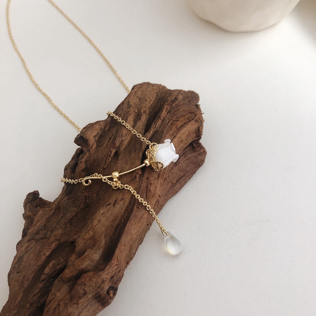 Kalung Rantai Dengan Liontin Bunga Mawar Putih Gaya Retro Perancis Untuk Wanita