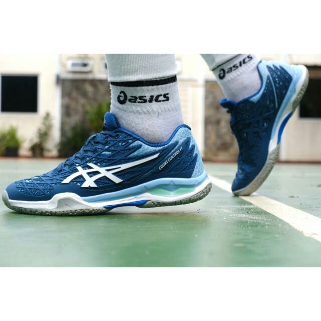 Sepatu olah raga/voly pria asics Court ff control premium