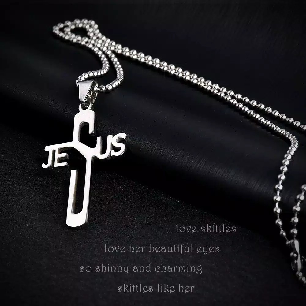 Kalung Stainless Steel Yesus Salib untuk Pria