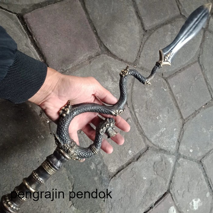Tombak Pusaka Pataka Naga hitam Besar antik paling mewah