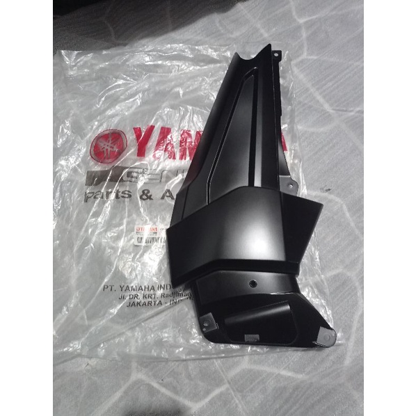 TUTUP AKI SEBELAH KANAN BYSON KARBU ORIGINAL YAMAHA