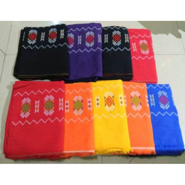 KAIN TENUN PARUKI TORAJA MERAH, HITAM KUNING, BIRU ORANGE UNGU
