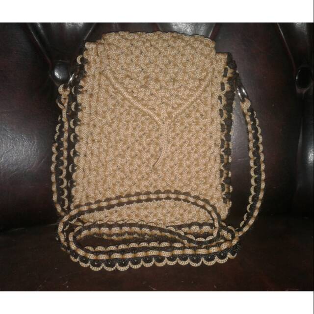 Tas hp dari tali kur