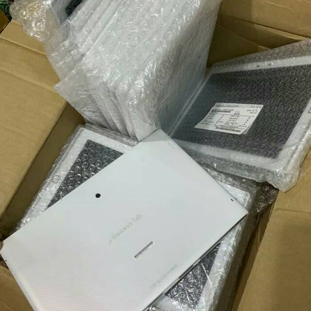 Fujitsu Arrows Tab F-03G LCD shadow