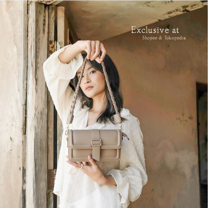 SALE Daria Knot bag by Dikau (preloved)