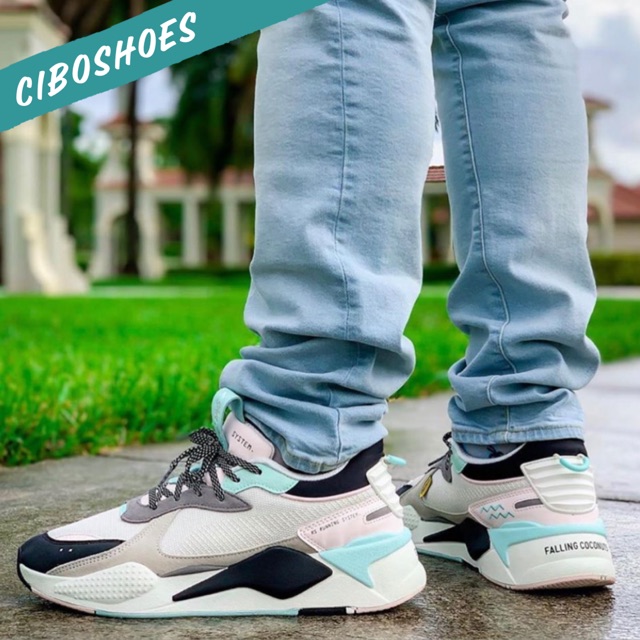 puma falling coconuts