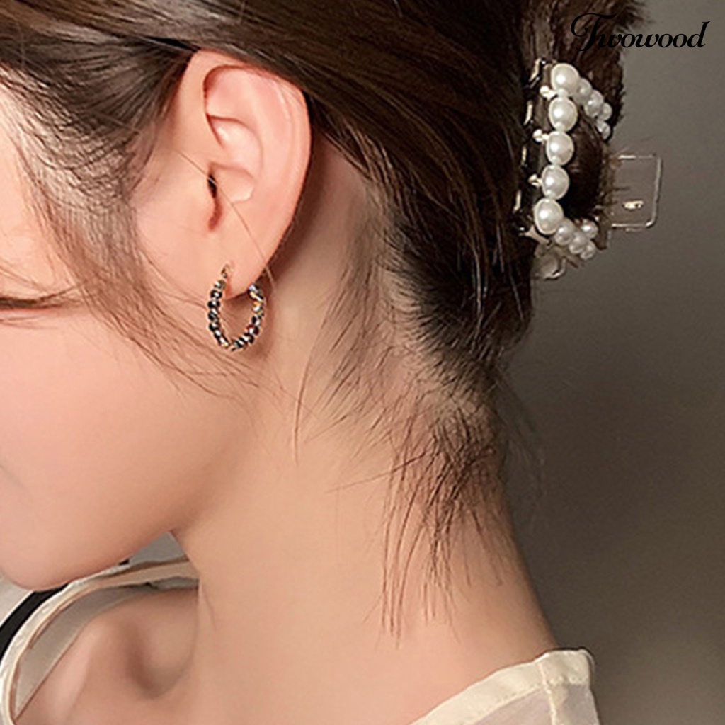 1 Pasang Anting Hoop Bentuk Bulat Bahan Metal Untuk Wanita