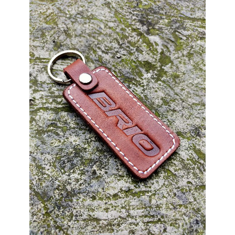 accecoris mobil gantungan kunci Honda Brio kulit sapi asli