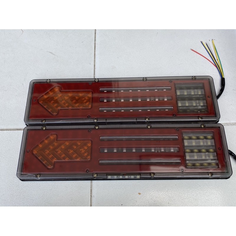 Stop Lamp Lampu Belakang Truk 24 Volt Panah besar