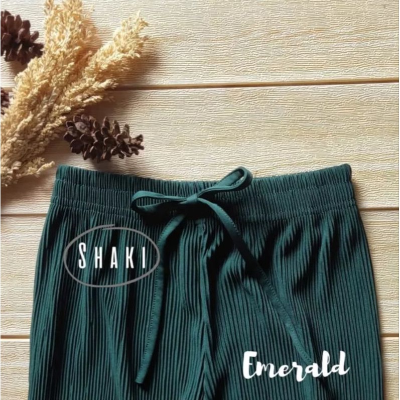 KULOT LIDI / KULOT PLISKET / KULOT PLISKET LIDI / KULOT PLISKET PREMIUM / KULOT LIDI PREMIUM / KULOT LIDI PLISKET / KULOT LIDI PLISKET PREMIUM-Emerald