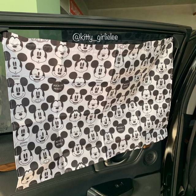Tirai mobil mickey mouse