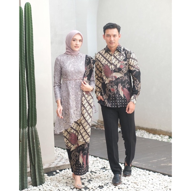 (Akita-zara tunik series mauve) set couple kebaya wanita &amp; kemeja batik pria. kebaya wisuda kebaya kondangan kebaya lamaran bahan lace premium