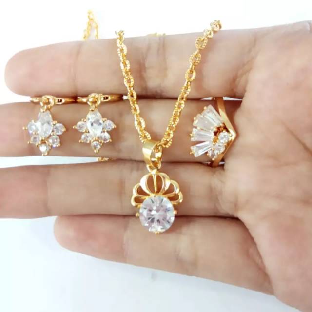 Set perhiasan wanita mata bening titanium gold 18k