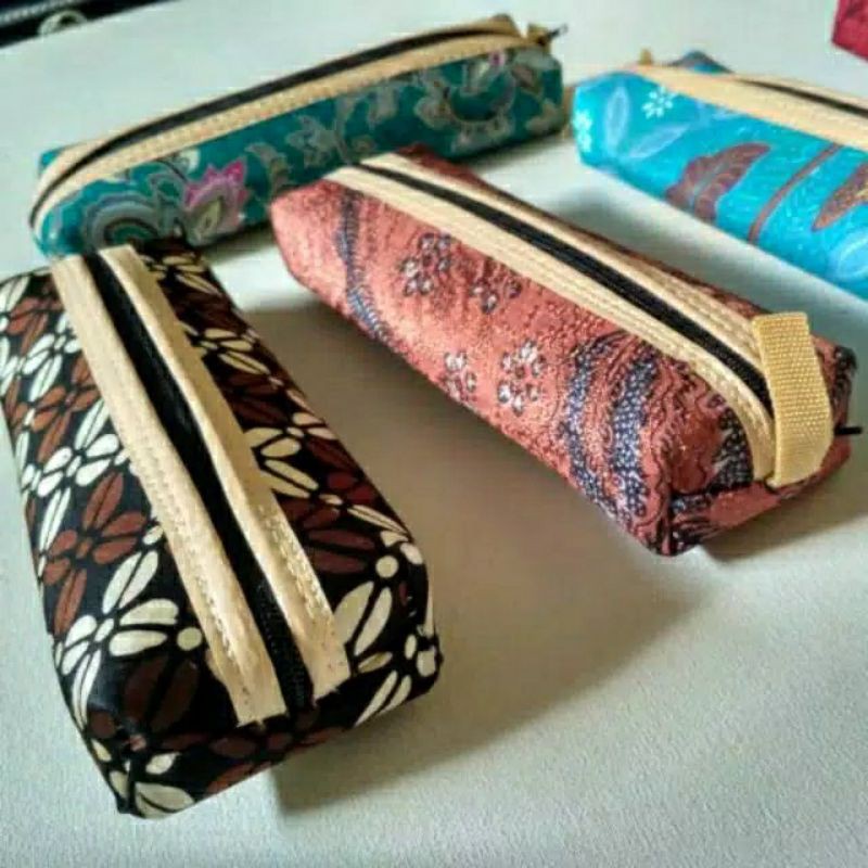 

Souvenir Tempat Pensil Batik