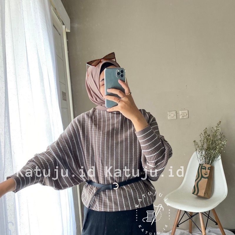 Atasan Rajut Batwing