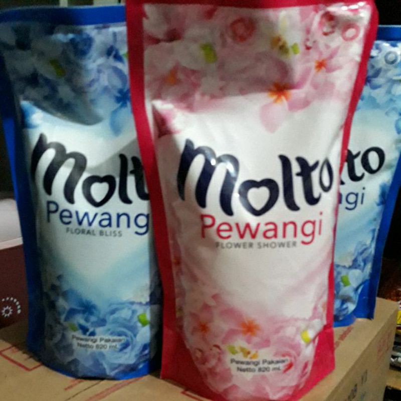 molto pewangi 820ml