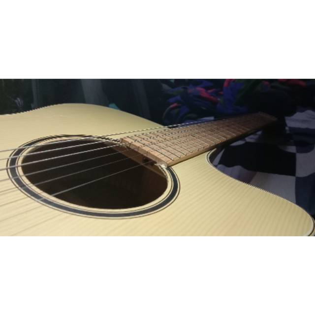 Gitar takamine