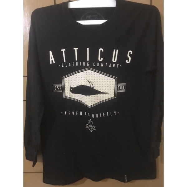 T shirt Preloved LS"ATTICUS"size M second