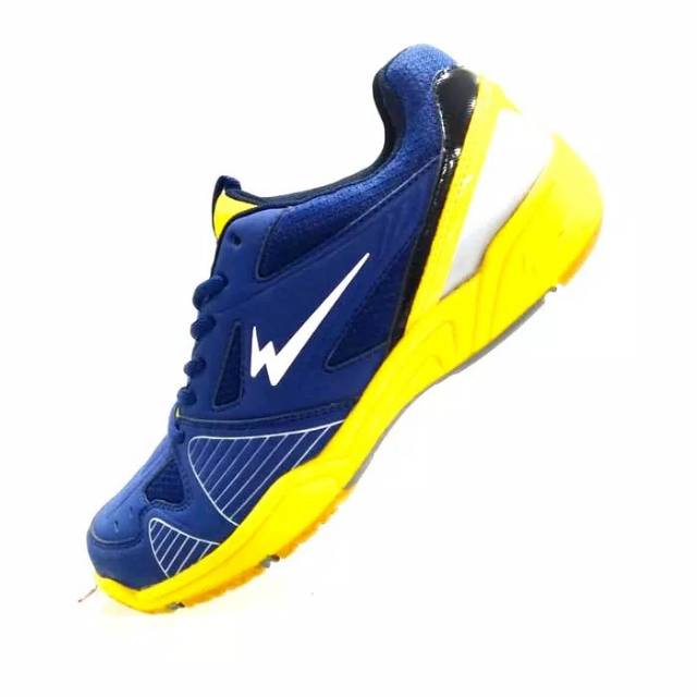 Eagle Marcus ( sepatu badminton)