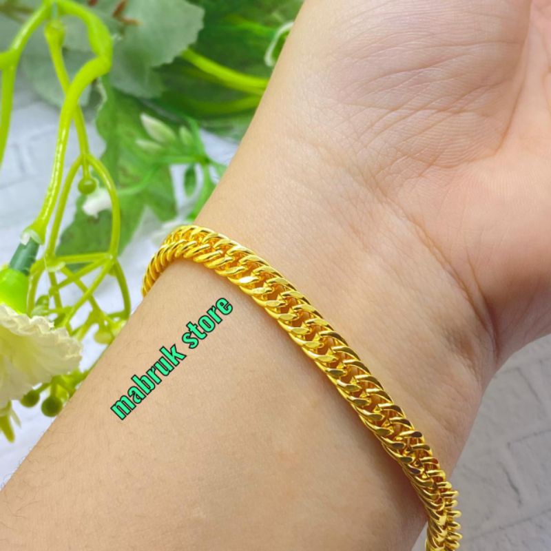 Gelang tangan wanita motif rantai polos titanium emas