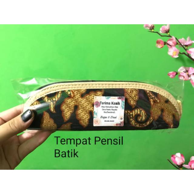 

Souvenir tempat pensil batik