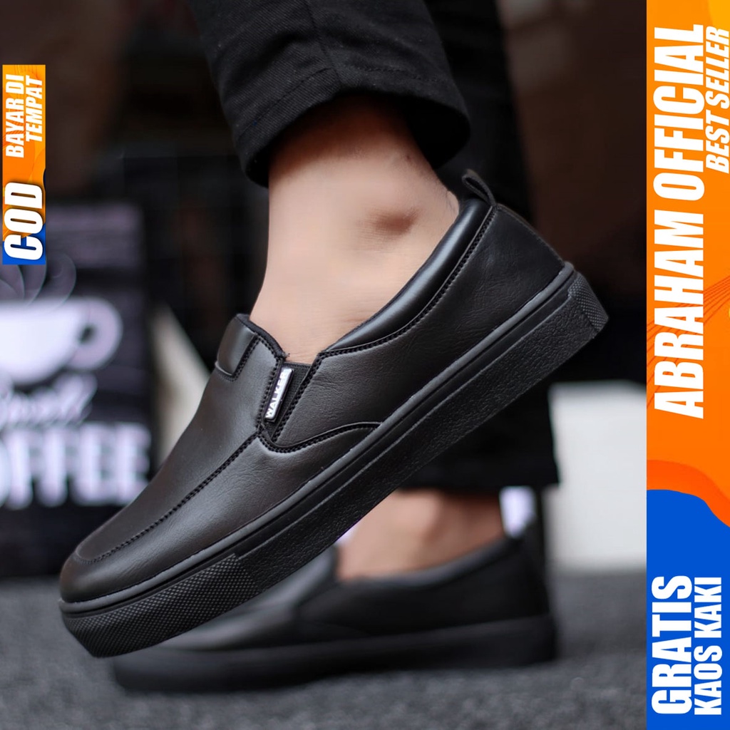 Abraham Lubis - Sepatu Slip On Casual Pria Kerja Kantor Hitam Polos