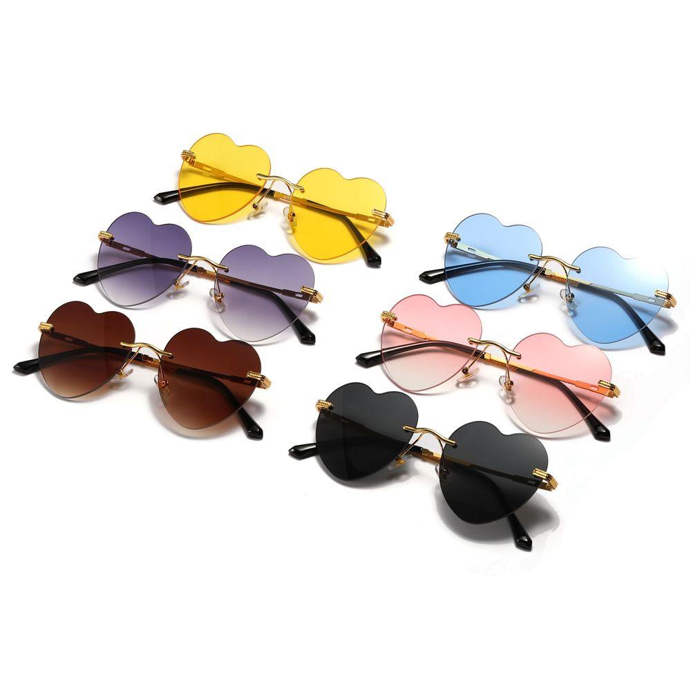 Lily Heart Sunglasses Party Favor Tanpa Bingkai Keren Hip Hop Berbentuk Hati