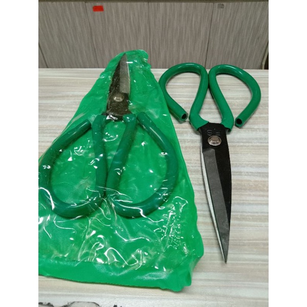 

Gunting Bahan/Kain