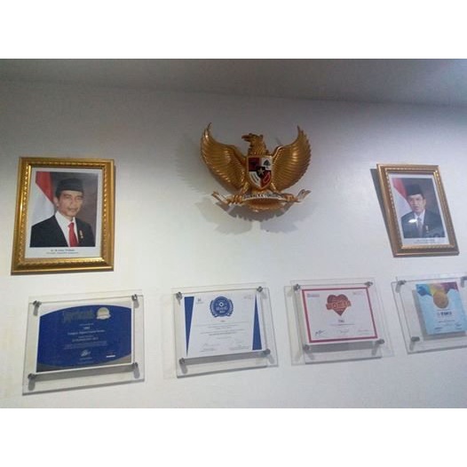 

Bingkai Presiden Wakil Presiden Dan Foto Presiden Wakil Presiden Ukuran 30 Cm X 40 Cm