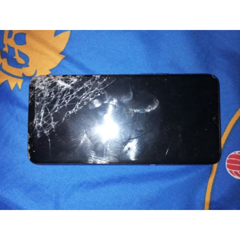 Realmi c2 minus hp rusak LCD,