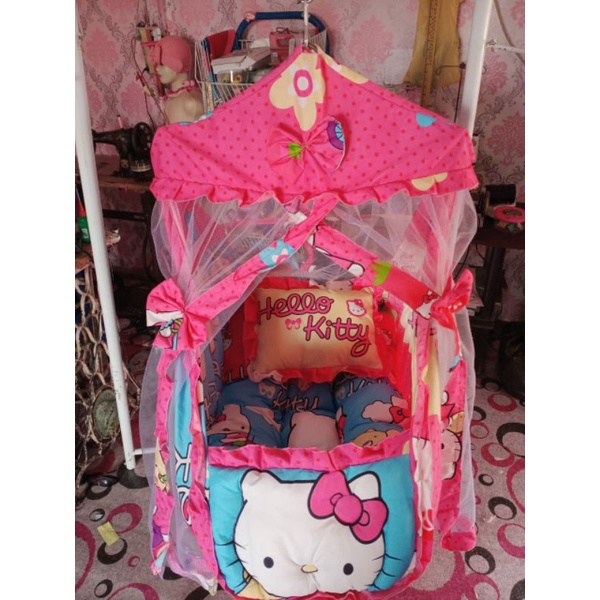 ayunan bayi set karakter